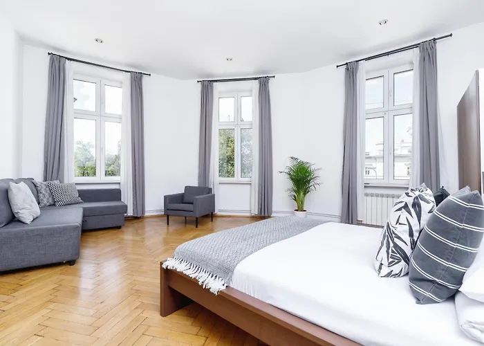 Two Bedroom - Dietla 51 Street